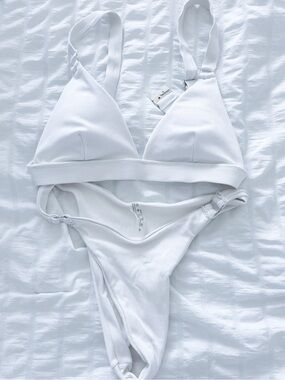 White Ribbed Triangle Bralette & Bikini Set - Women Intimates
